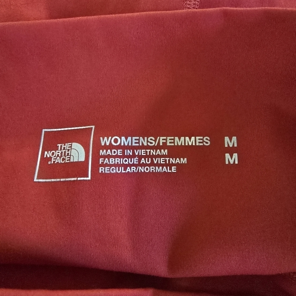 The North Face Women's Red Bike Shorts Size M Pockets - Picture 10 of 12